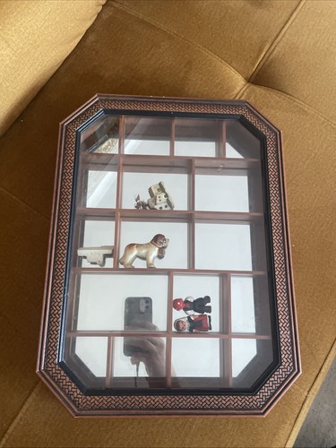 Gespiegelter vitrine aus holz - gespiegelter,